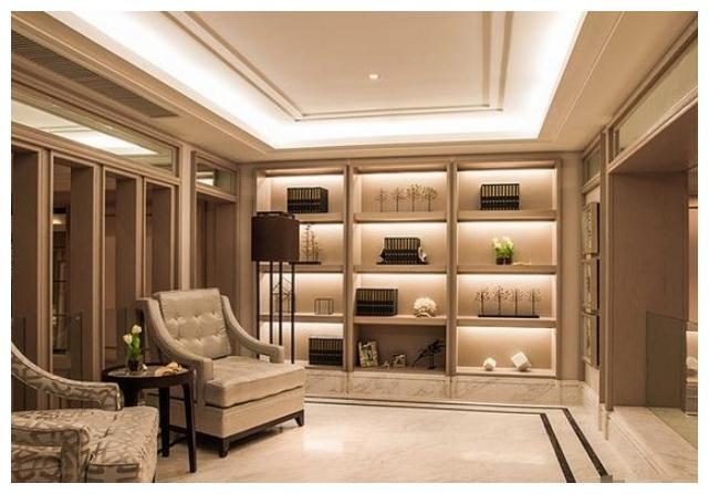 参观曹德旺在福州的家,家里有十几位管家,起居生活都井井有条的