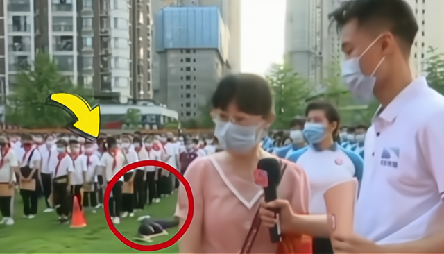 武汉某中学开学典礼女生晕倒躺地30秒无人扶被直播画面讽刺