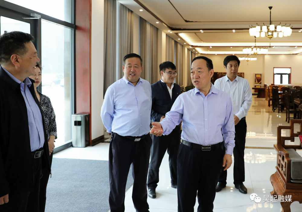 【吴起融媒】李建强深入金马工业园区,延安圆方集团调研