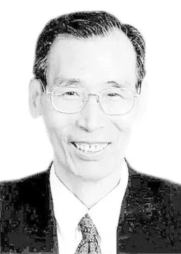 最孤独外交官独守岛国3年住草房吃树叶一人撑起大使馆