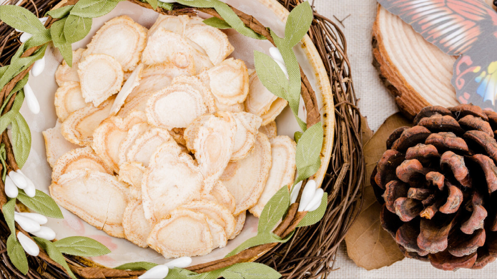 屼人参:入肝,肾经,具有滋补肝肾,益精明目,补血明目的功效.