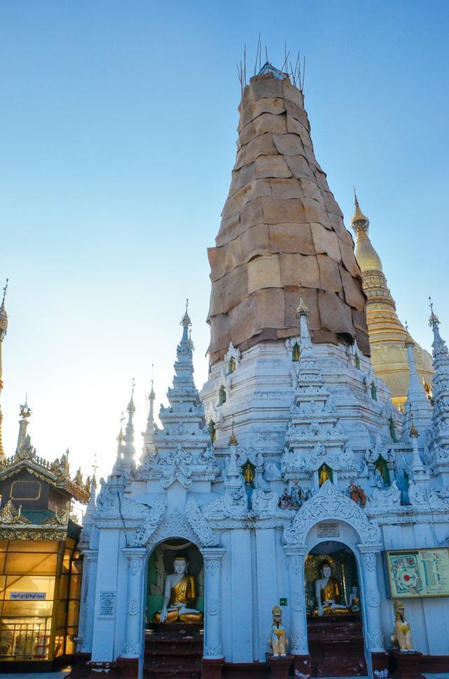 女生的叫"隆基";男生叫"布梭",均是缅甸语发音哟