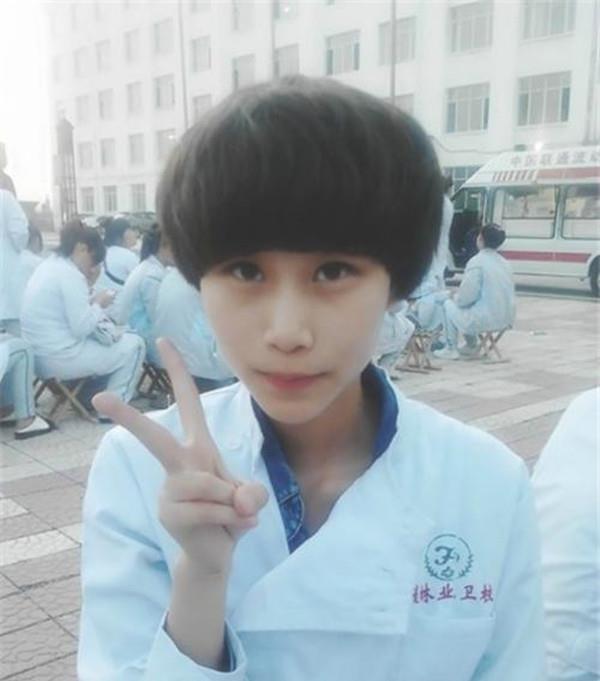 白云江发现谭蓓蓓的丑事之后,恩爱夫妻再也没有过过好日子,白云江经常