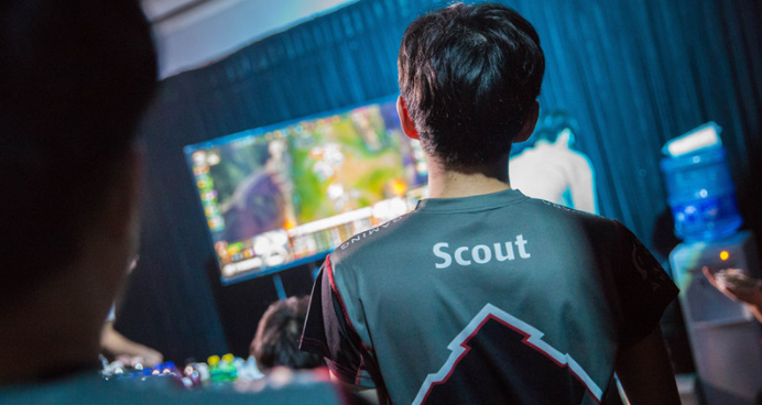 edg冠军scout拿下fmvp