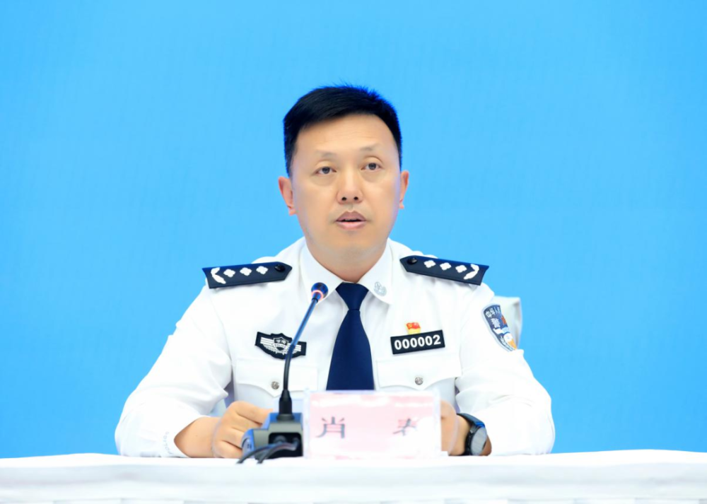 邓海涛以权力为主题,从如何理解和看待权力,行使权力中重点需要把握好