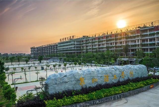 泉州有多少所高校?比较知名的有哪些?实力怎么样?-腾讯新闻