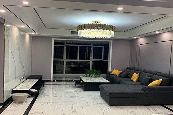 墙面吊顶贴金属线条,邻居看着都羡慕!_腾讯新闻