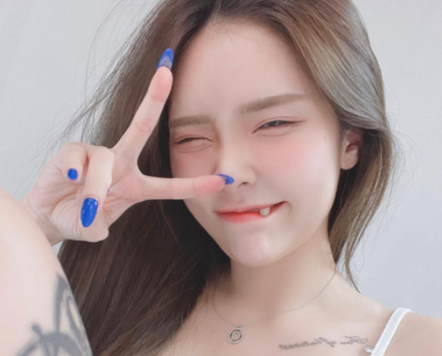 "mystic老婆发文宣布离婚",未来孩子将由女方抚养,lpl网友拍手叫好