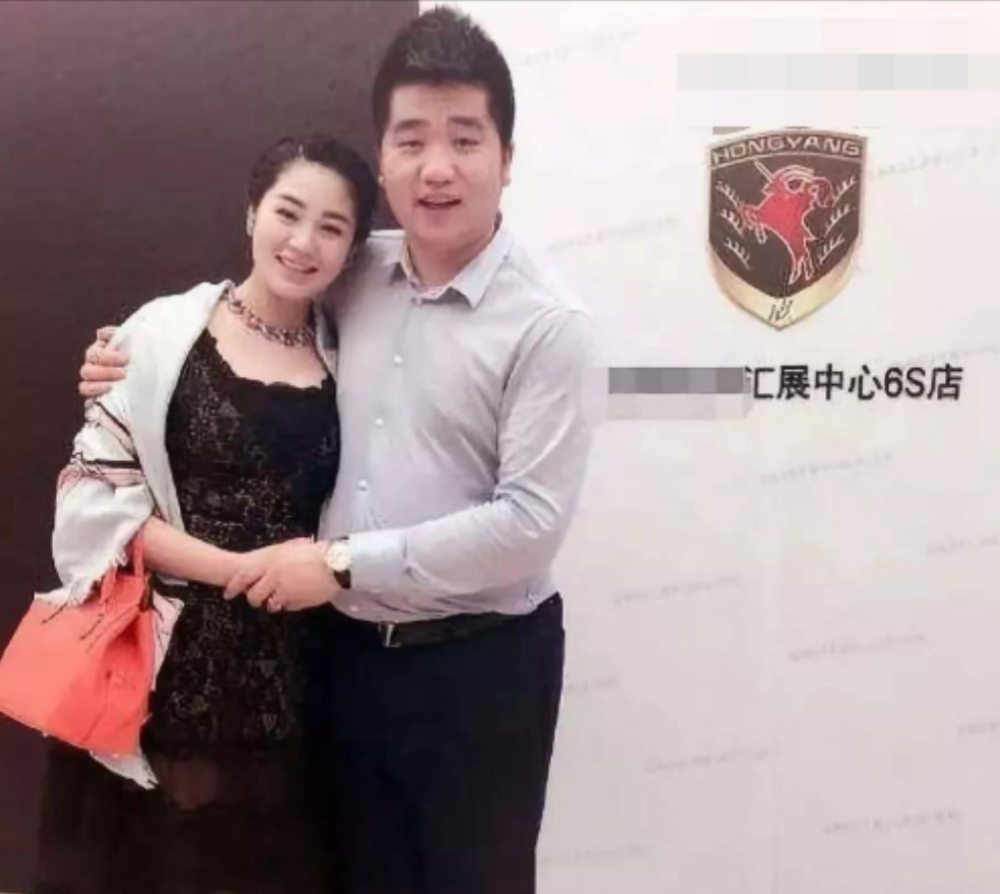 26岁嫁富豪的王小蒙3年生2胎老公被判14年如今怎样了