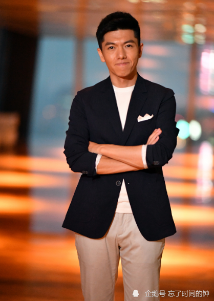 还记得主持人冯硕吗?最近好像又帅了,他不红是不是有点可惜?