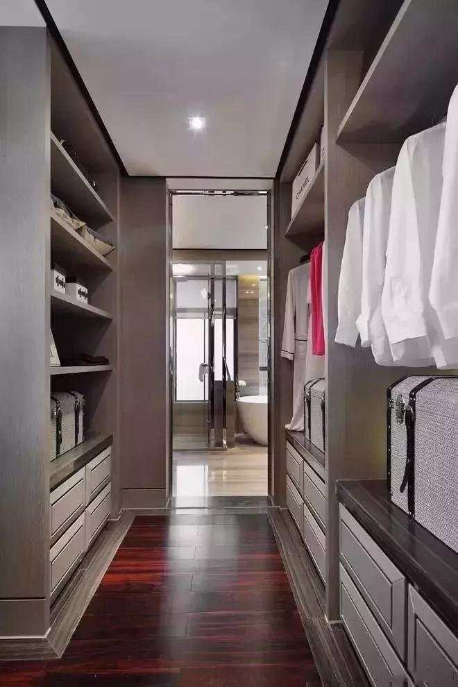 装一个这么漂亮的衣帽间,女人看了都心动!