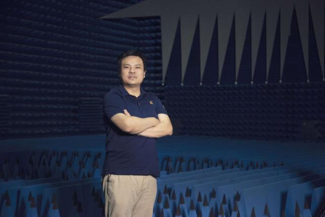 中国科学家刘若鹏造出隐身衣美国高价挽留小伙毅然回国