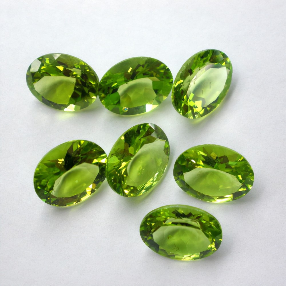 橄榄石的具体特征是什么?