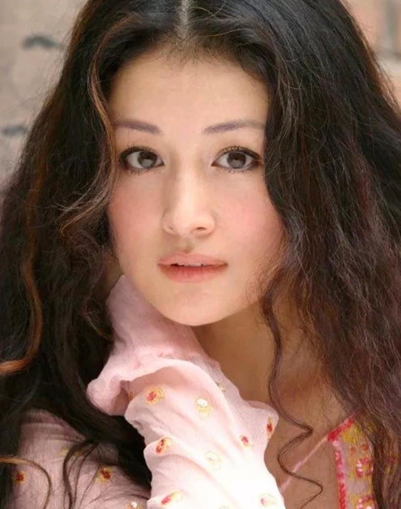 于月仙遗照曝光,不是谢大脚形象,曾自称象牙山f4的山菜_腾讯新闻