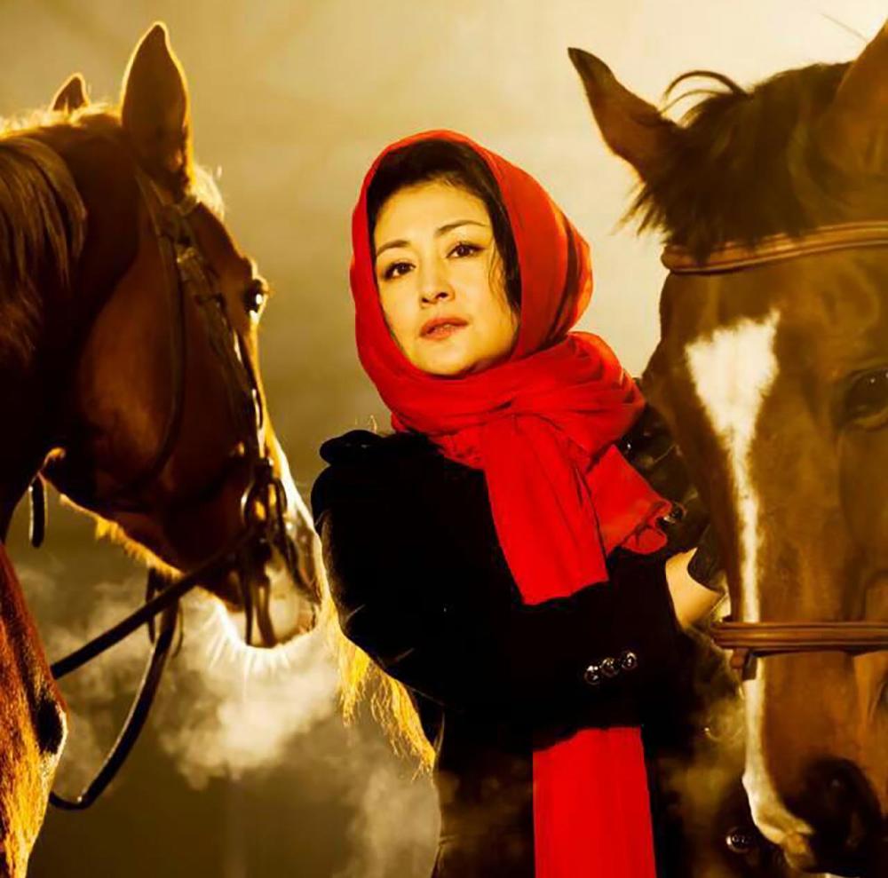 于月仙遗照曝光,不是谢大脚形象,曾自称象牙山f4的山菜_腾讯新闻