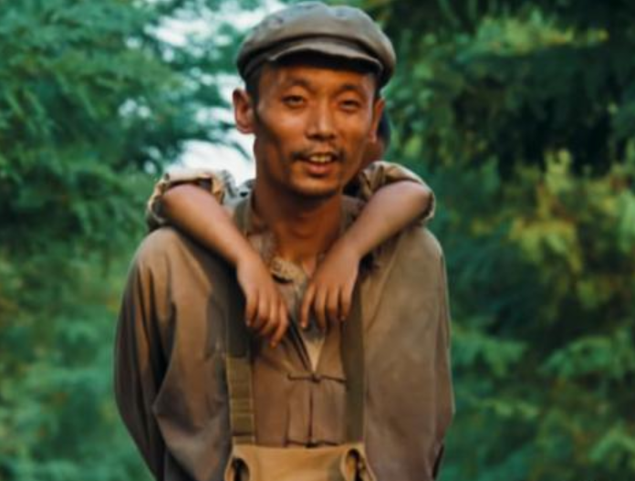 再读余华的《活着》:人生的三个道理,越早明白越好