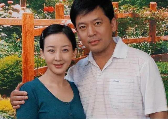 国家一级演员何政军出道36年零绯闻一个缺点让妻子难以接受