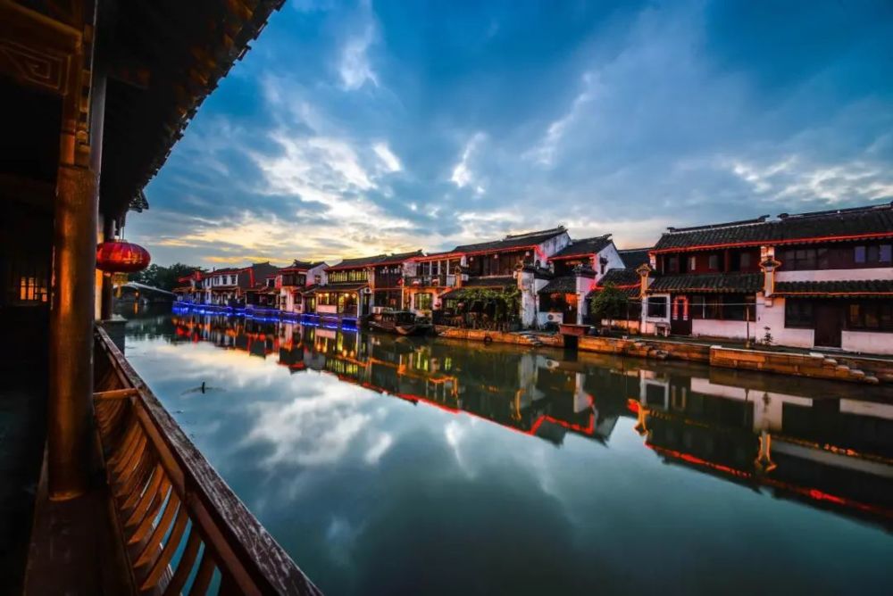 巴城镇是一座有着拥有6000年文化历史,2500多年建制历史的江南水乡