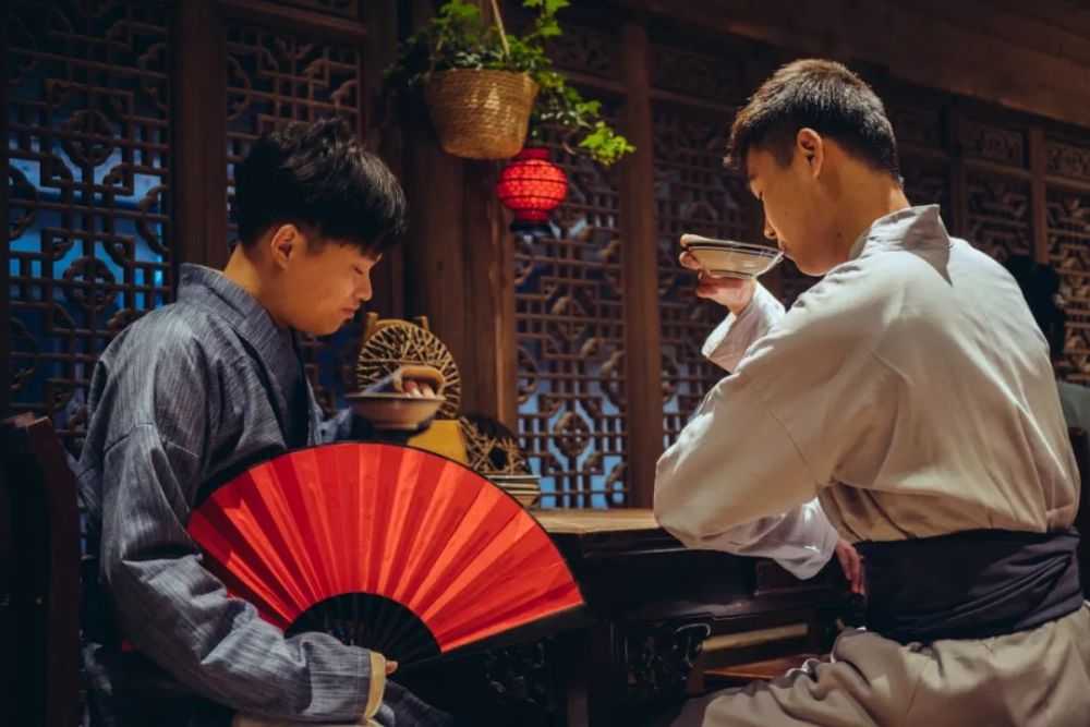 炙手可热的剧本杀能给旅游"杀"出一条新路?​_腾讯新闻