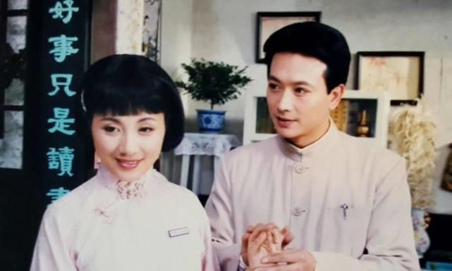 扮演吴天德的演员名叫张弓,曾在《三生三世十里桃花》中扮演过杨幂的