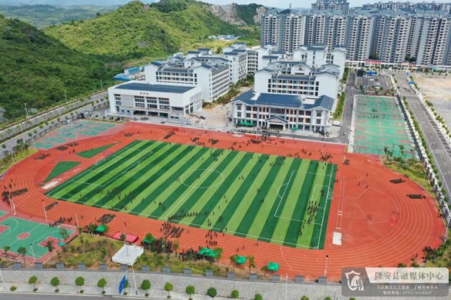 沙场秋点兵 青春正当时——隆安中学震东校区开展新生军训活动_腾讯