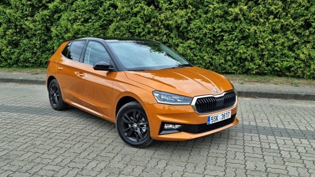 试驾新一代斯柯达晶锐fabia安静的两厢座驾