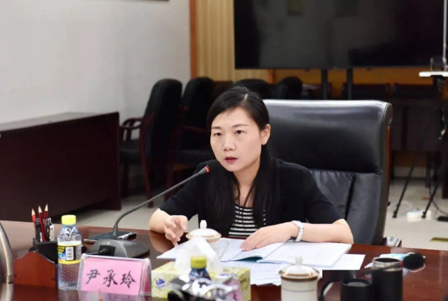 80后的她拟升副厅