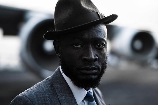 同样是嫁给黑人去了非洲,两个重点大学女学生为何命运如何不同?