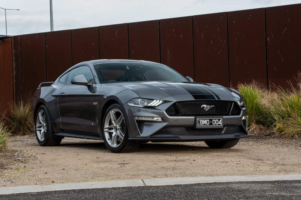 2021款福特野马mustanggtcoupe评测双门跑车的时尚