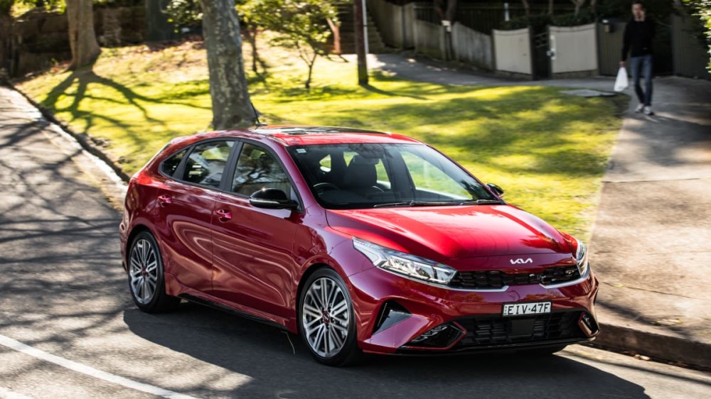 2021年起亚赛拉图ceratogt两厢版评测昂贵的维修费用