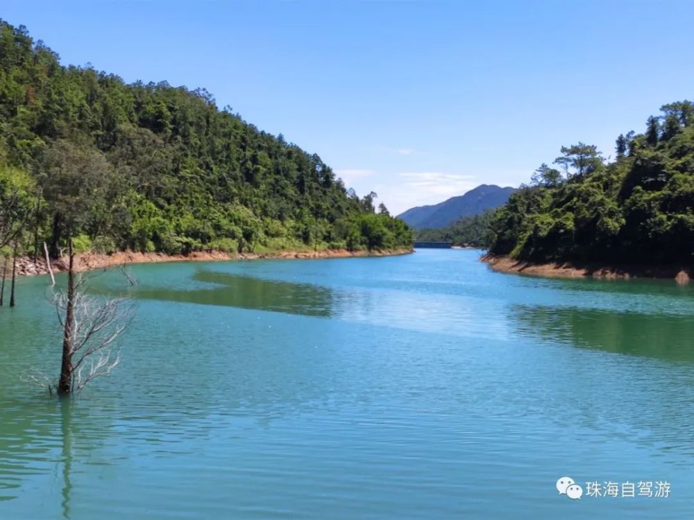 長坑水庫是不開放的,我們從南坑村開始,車就停在村中,繞小路進山.