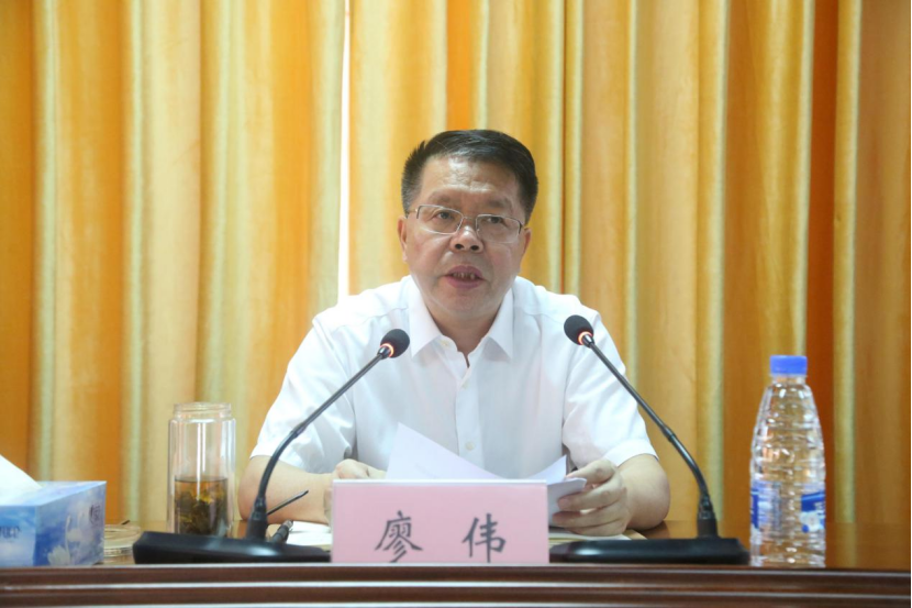 新闻综述廖伟安远调研开学布置会召开