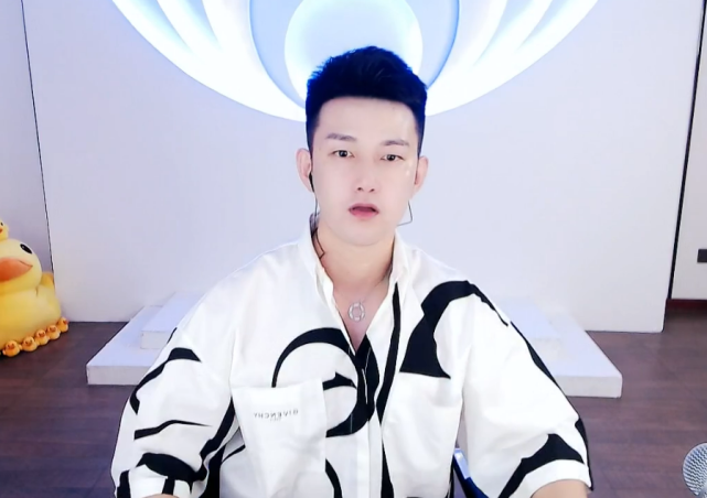 为竖屏直播改造直播间,阿哲正脸示人|阿哲|粉丝|yy直播