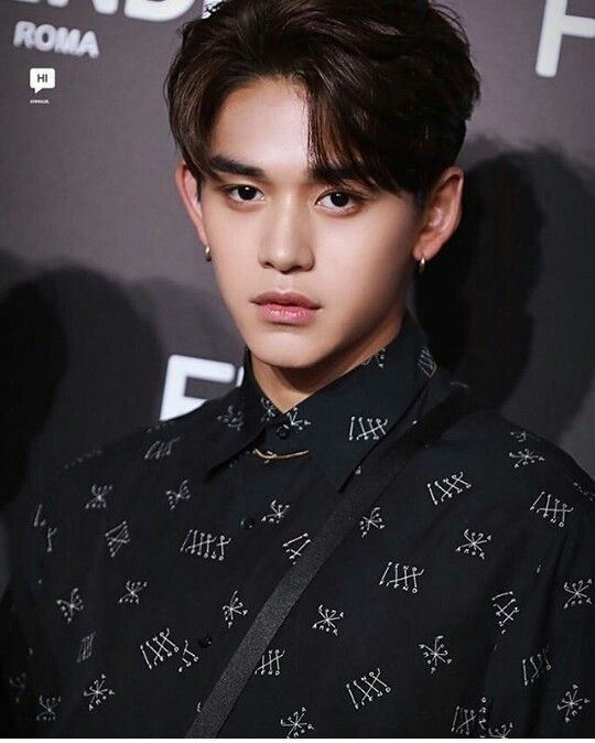 黄旭熙全面中断演艺活动写信向粉丝致歉