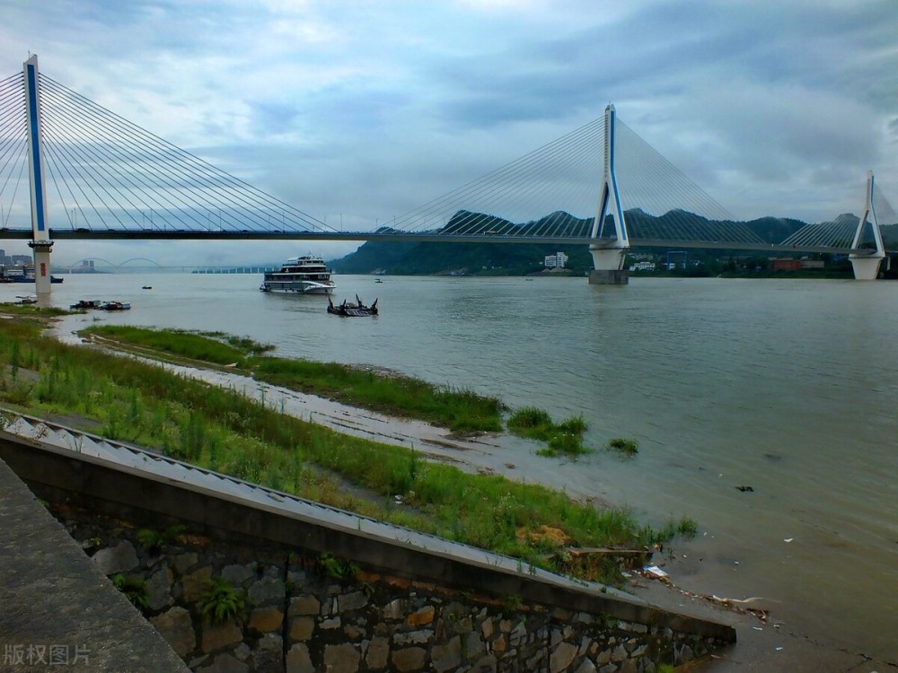 襄阳,十堰,宜昌,荆州四个城市,哪个有最先进入二线城市的资本