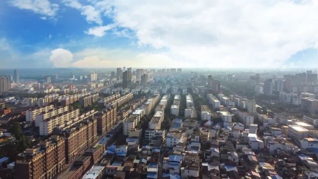 罗山县,如今城市经济蓬勃发展,现分为老城区,新城区和江淮新区三个