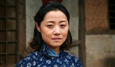 2001年,刘蓓主演的电视剧《红色康乃馨》,她又夺得电视金鹰奖观众喜爱