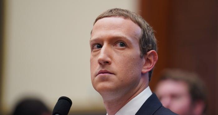 脸书ceo扎克伯格与年轻女性在夏威夷冲浪住大别墅上演摸头杀