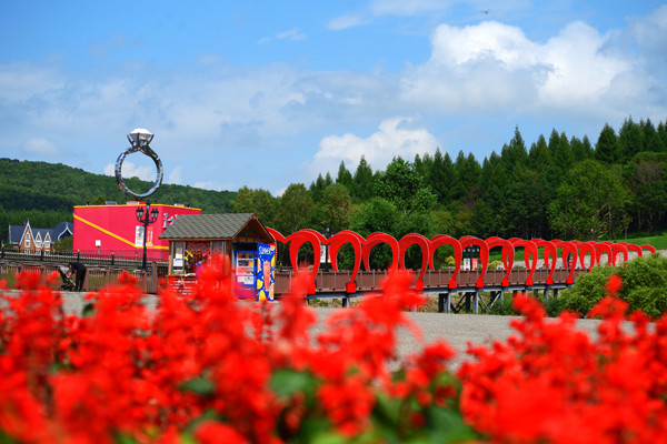 爱情谷山水的唤醒与建构