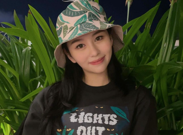 众所周知,邱淑贞嫁给富商沈嘉伟后,陆续生下沈月,沈日,沈晨三个女儿