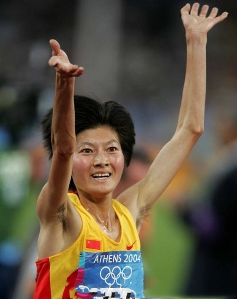 光脚也跑第一名,拒绝清华大学,邢慧娜是如何成为世界冠军的_腾讯新闻