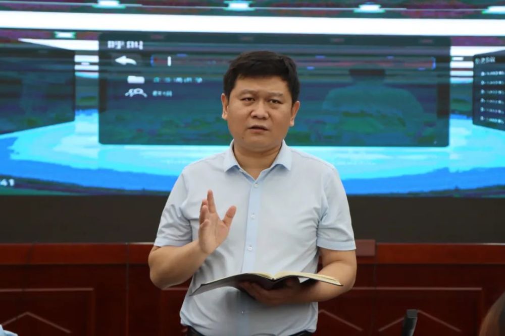 会后,段洪波就贯彻落实好会议精神做了具体安排部署.