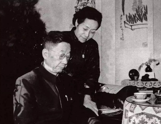 新學(xué)堂歌詠鵝春曉舞蹈入侵豪華八國聯(lián)軍專家團(tuán)百年藝術(shù)家天河區(qū)摩登百貨貴嗎