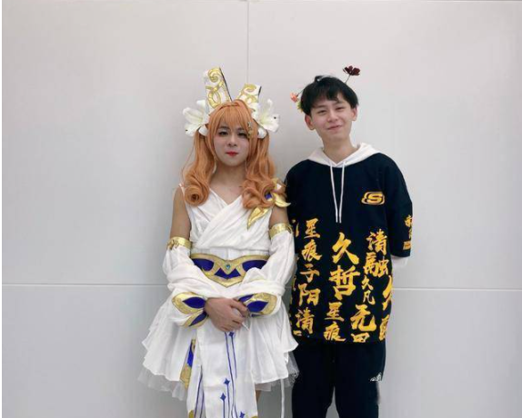 hero这次受到的打击确实不小,一方面是星痕不能上场,另一方面就是铃铛