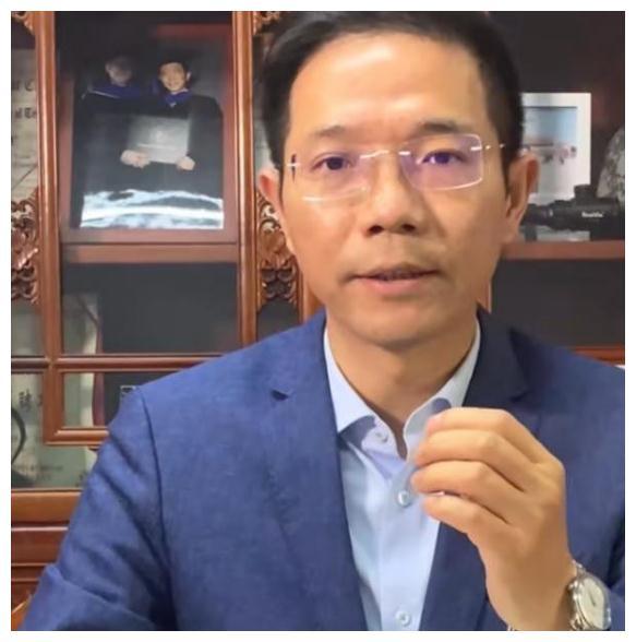 错换传来坏消息许敏律师团或将解散李圣律师删除所有视频