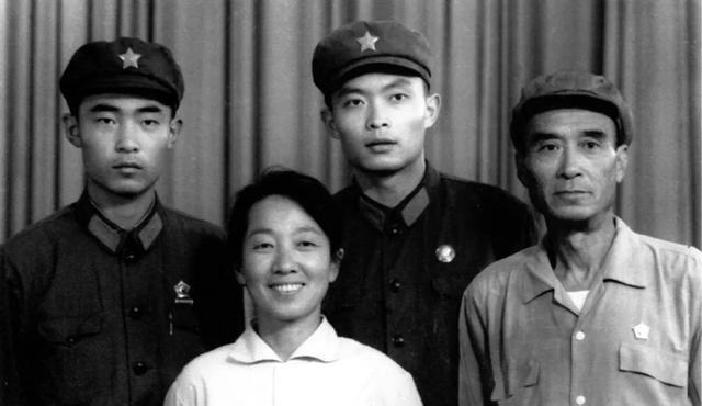 结婚34年于蓝打胎两次,出轨被原谅,田方逝世后仅给她留下两百元_腾讯