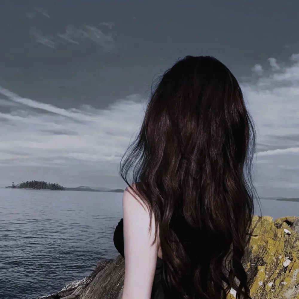 今天是好看的小姐姐头像嗷