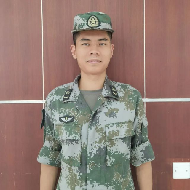 驻港部队退伍战士刘龙峰铁打的营盘流水的兵,虽然即将离开,但是兵心