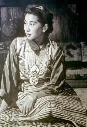 世王|晋美多杰|不丹_历史|吉格梅·辛格·旺楚克|格桑·曲登|三世王