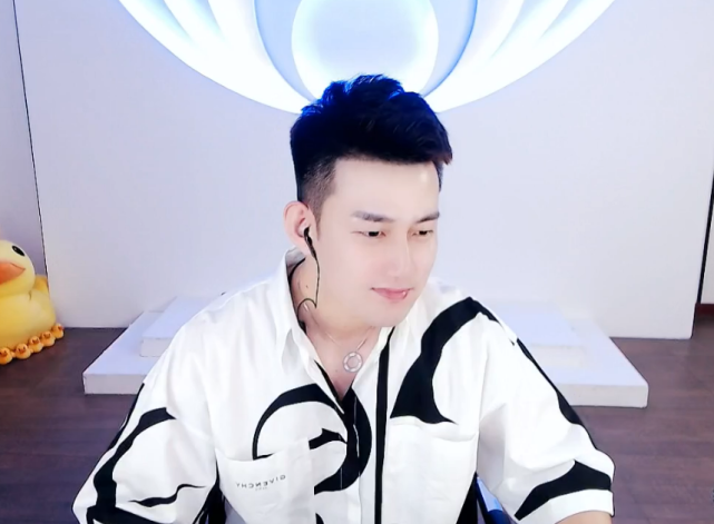 阿哲被传封禁后回应,除了ir没被谁封过|阿哲|主播|yy直播